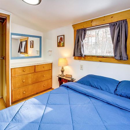 Pet-Friendly Irons Cottage About 4 Mi To Sand Lake! Bagian luar foto